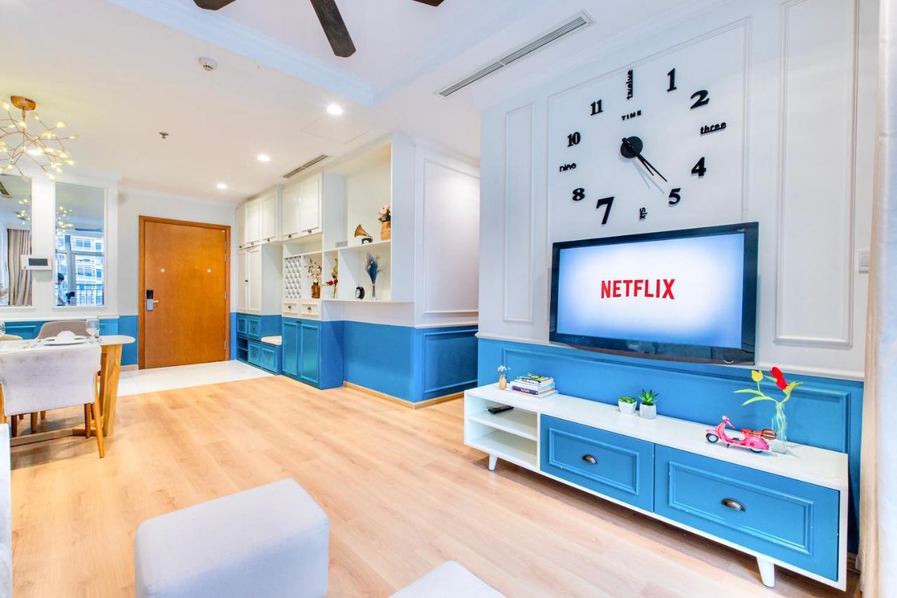 Moxy Hcmc Aparts - Vinhomes Central Park, Ice Rink Хошимин Экстерьер фото