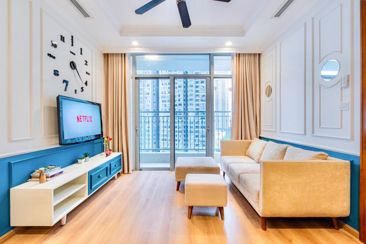 Moxy Hcmc Aparts - Vinhomes Central Park, Ice Rink Хошимин Экстерьер фото