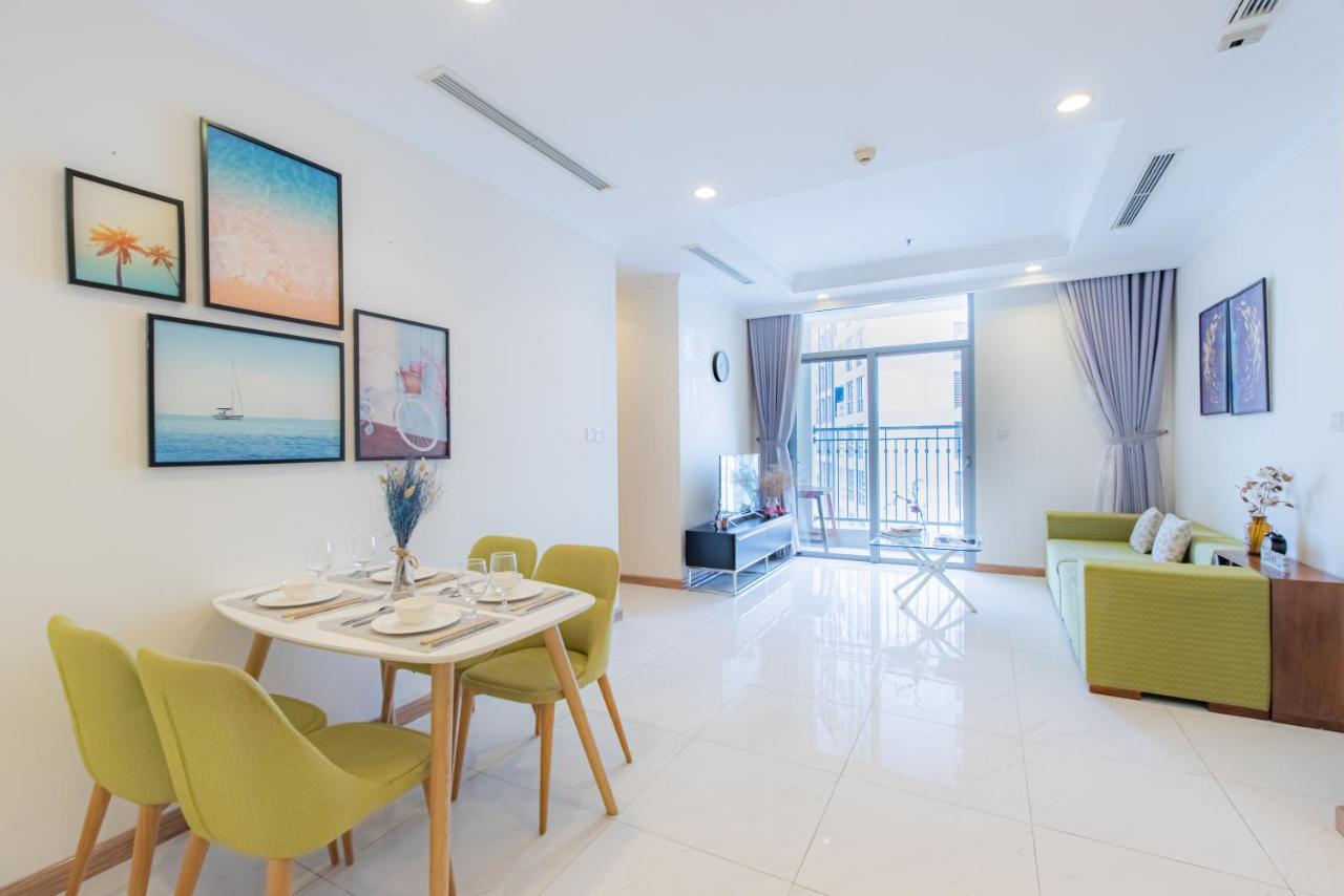 Moxy Hcmc Aparts - Vinhomes Central Park, Ice Rink Хошимин Экстерьер фото