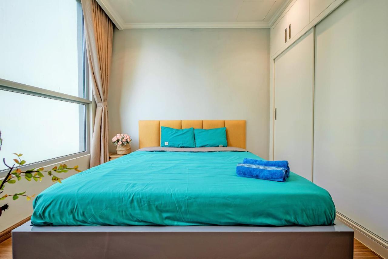 Moxy Hcmc Aparts - Vinhomes Central Park, Ice Rink Хошимин Экстерьер фото