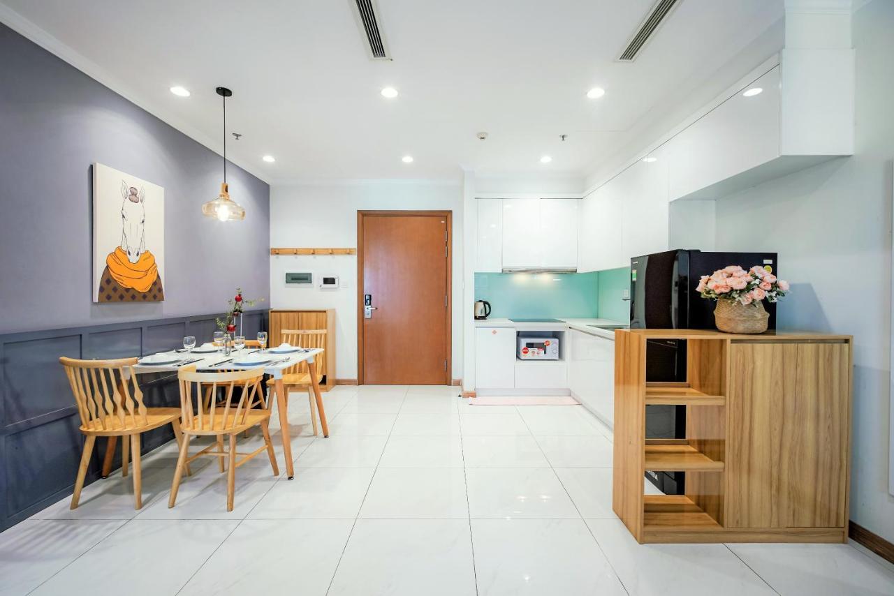 Moxy Hcmc Aparts - Vinhomes Central Park, Ice Rink Хошимин Экстерьер фото