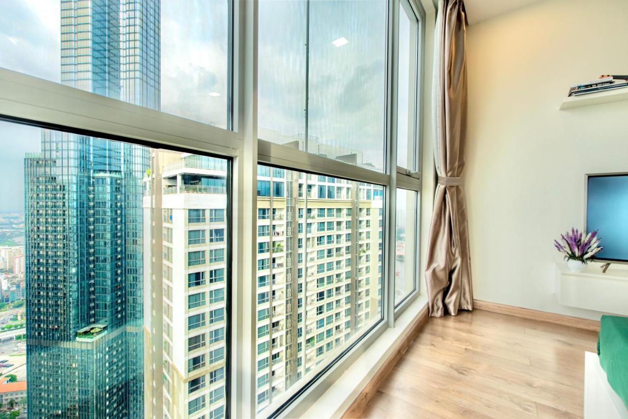 Moxy Hcmc Aparts - Vinhomes Central Park, Ice Rink Хошимин Экстерьер фото