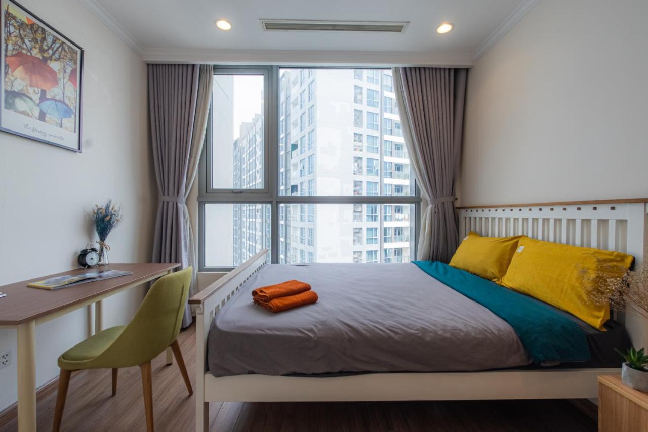 Moxy Hcmc Aparts - Vinhomes Central Park, Ice Rink Хошимин Экстерьер фото