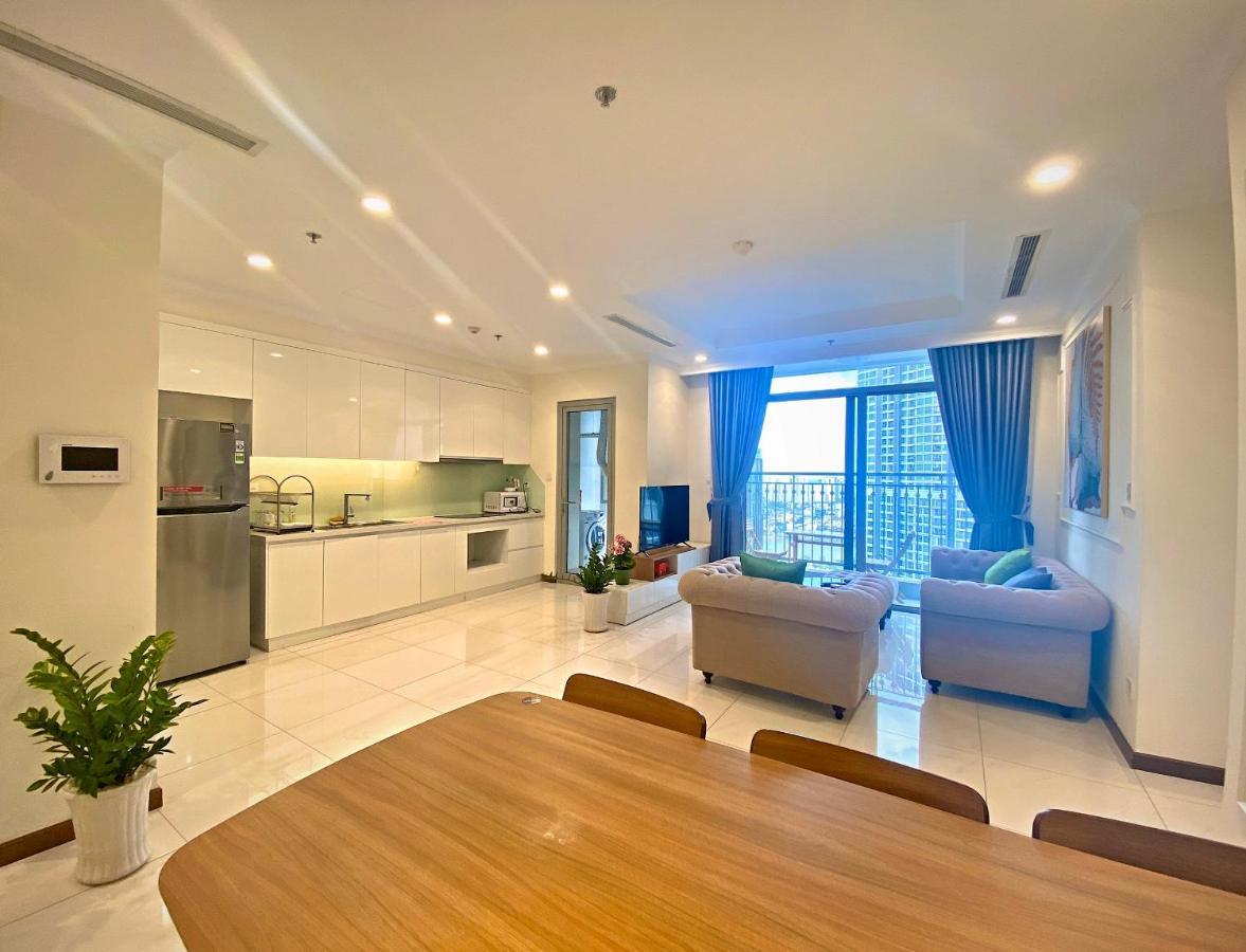 Moxy Hcmc Aparts - Vinhomes Central Park, Ice Rink Хошимин Экстерьер фото
